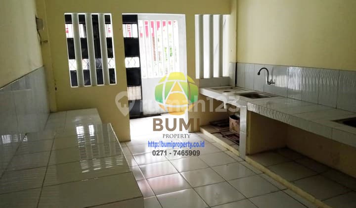 Rumah 2 Lantai Komplek Perumahan di Colomadu