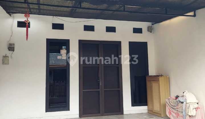 Rumah 1 lantai di Taman Meruya Ilir