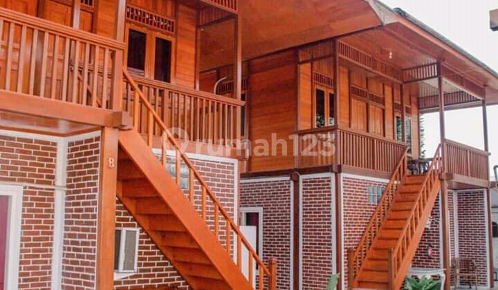 Villa terawat di cisarua bogor