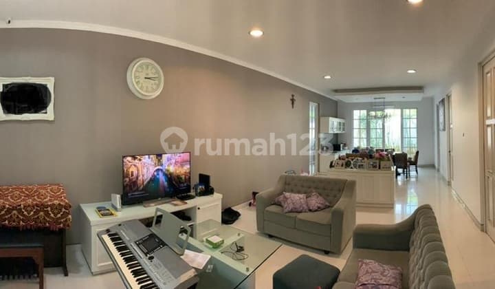 Rumah Mewah Exclusive di Perumahan Elit Candi Golf
