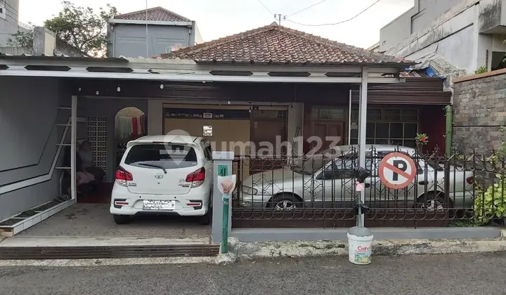 Rumah Kost 8 Kamar Babakan Jeruk Bandung Utara