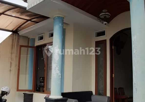 For Sale House with Boarding Rooms in Kebon Jeruk, West Jakarta