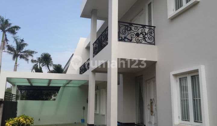 Desain minimalis lokasi tenang dan nyaman