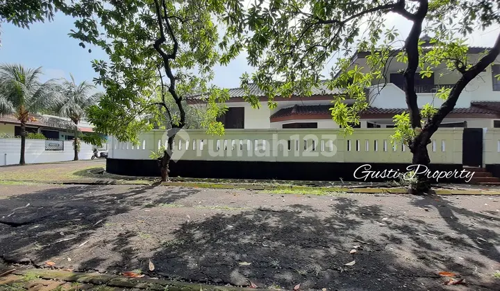 Bintaro Jaya Sector 1 Area 835m2, 24-Hour Security Complex