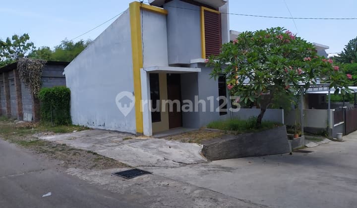 Rumah baru minimalis paling depan dekat Ringroad mojosongo tidak banjir
