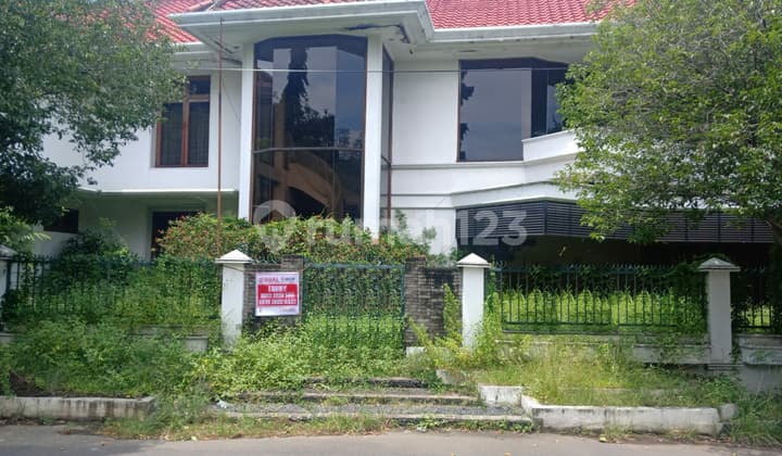 Margorejo Indah Large House