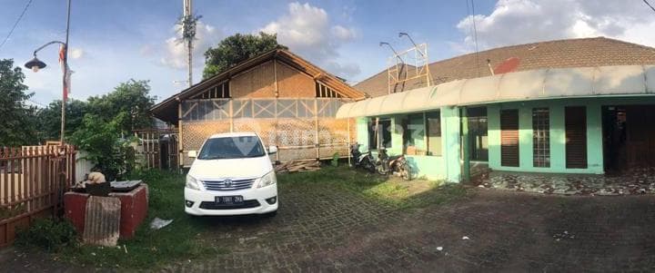 RUMAH BAGUS HALAMAN LUAS (EW - YET)