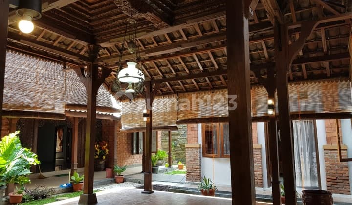 Rumah Etnik Joglo Cantik di Solo