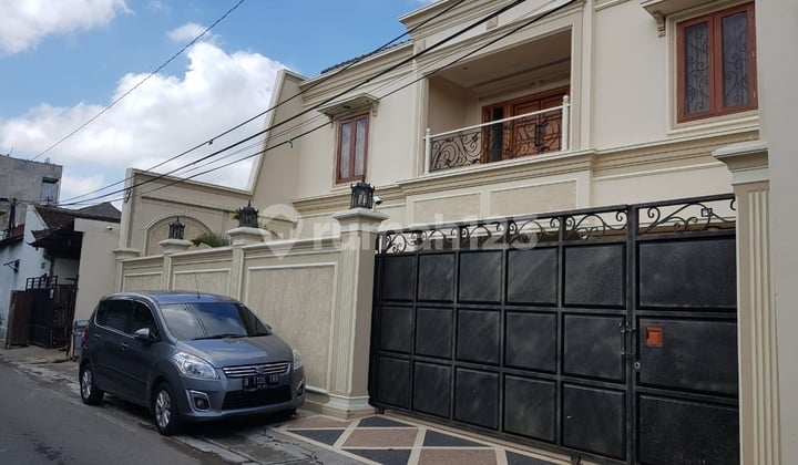 Rumah Bagus 2 lt di tengah kota Solo