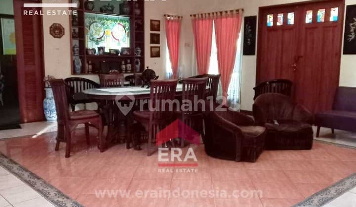 Rumah Besar Lingkungan Asri di Setiabudi