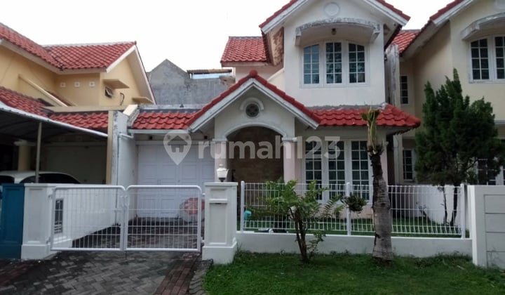 Rumah 2 Lantai Bagus Hak Guna Bangun di Vila Valensia, Surabaya Rumah 2 Lantai Bagus Hak Guna Bangun di Vila Valensia, Surabaya