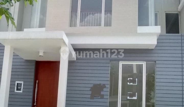 Rumah Baru Modern Minimalis Greenlake di Surabaya