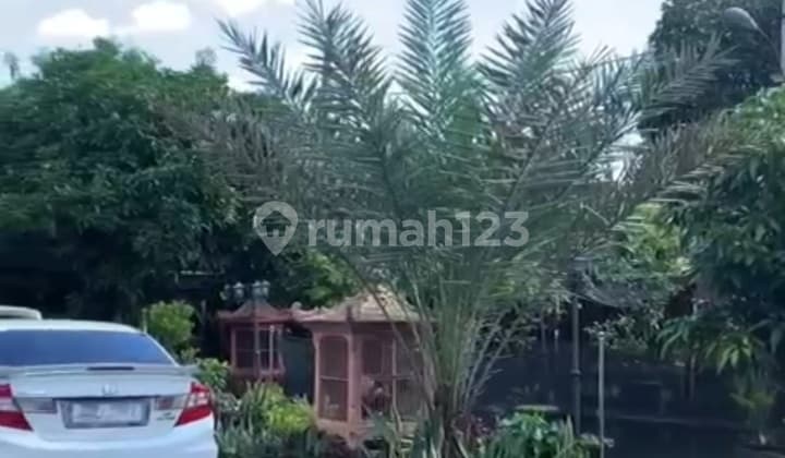 Rumah dengan Halaman luas + gudang terdekat kepintu tol Jatikarya Cibitung di Leuwinanggung Tapos Depok