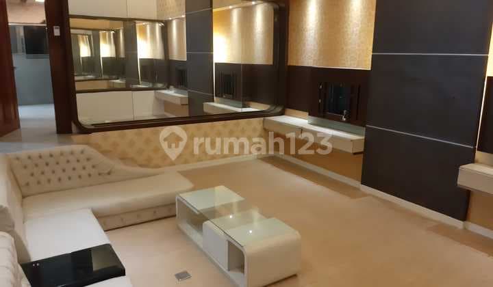 Rumah Mewah di Sayap Garuda