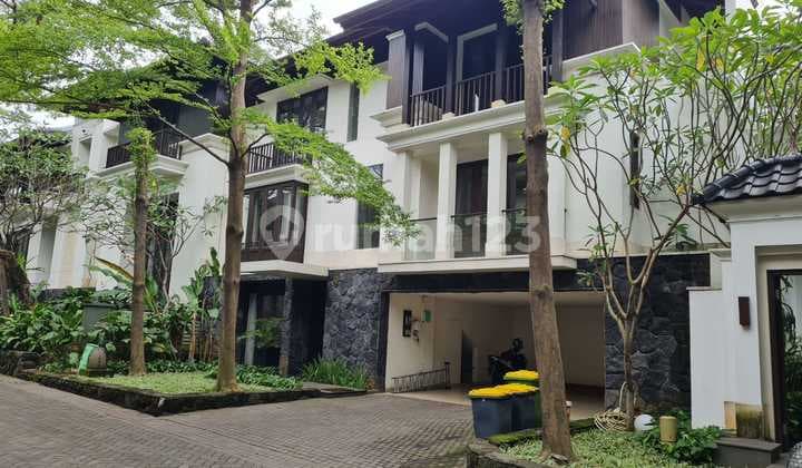 Sebuah Rumah Indah Seperti Resort di Komplek yang Tenang dengan Keamanan Terbaik 24 Jam
A Beautiful House Like Resort in a Quiet Compound with 24-Hour Best Security