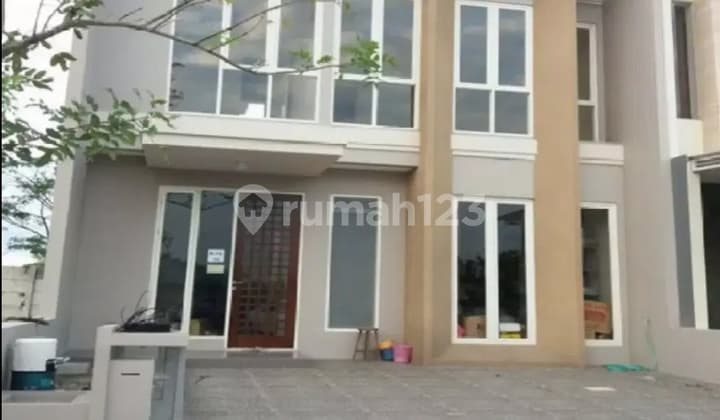 Rumah Royal Residence Wiyung - Carport Mobil LUAS
