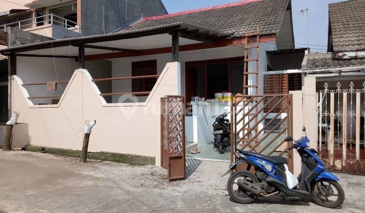 Rumah terawat baik di Pamulang yg strategis dgn harga damai