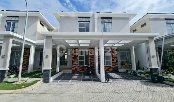 Rumah Modern Sangat Strategis Dekat Kampus President University