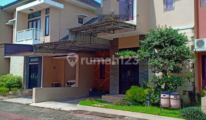 Rumah cantik dalam cluster