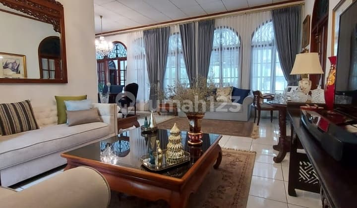 DIJUAL RUMAH ASRI DEPAN TAMAN at Jl HANG JEBAT, KEBAYORAN BARU
