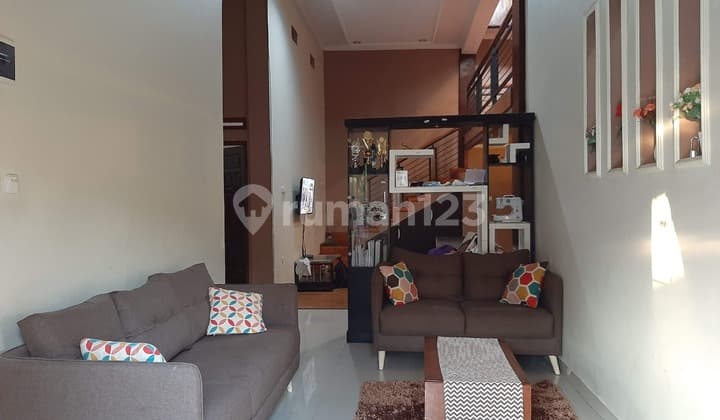 Rumah Terawat Bersih Cocok Untuk Investasi Nihh!! di Top Regency