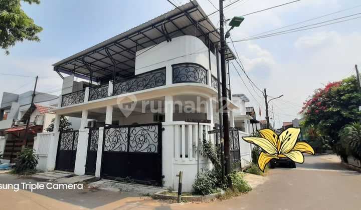 Rumah SHM 2 Lantai, Dalam Komplek, di Buaran - Jakarta Timur