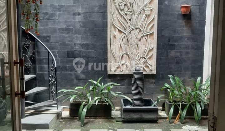 Regina Realty, Beautiful Furnished Move-In Ready Home in Blok M Cinere