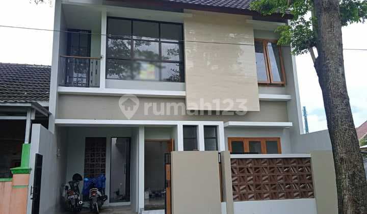 Rumah baru 2 lantai di purbayan