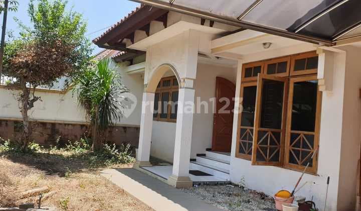 Rumah Manyar Kartika Tompotika Pakuwon City Kertajaya