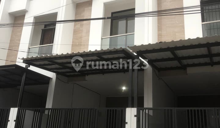 Rumah Bagus Minimalis Dekat Jec Kedoya