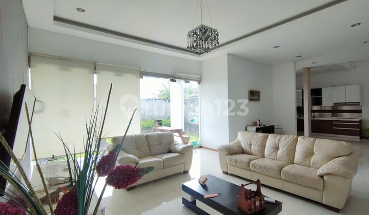 LUXURY DIPLOMAT'S HOUSE RARELY AVAILABLE