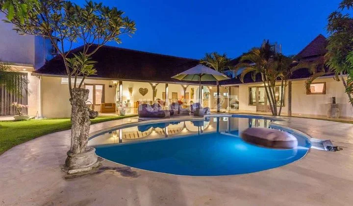 3 Br Luxury Villa in Seminyak Spacious and Unique