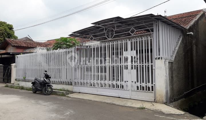Rumah Bagus Terawat Lokasi Paling OKE di Kopo Permai