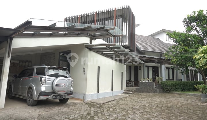 (Sale) Rumah Mewah Konsep Villa di Pusat Kota Palembang
