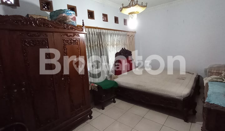 LARGE HOUSE STRATEGIC LOCATION COMFORTABLE NEAR MAIN ROAD CIMAHI