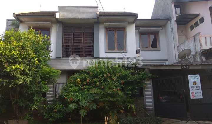 Rumah 2lantai Dilokasi bernuansa Islam