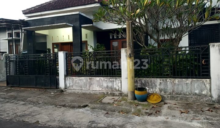 Affordable, suitable for building boarding houses near Jl Sukarno Hatta.