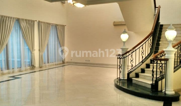 Rumah mewah dan strategis lokasi premium