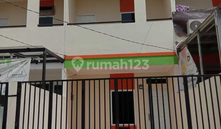 Dijual Rumah bagus, murah 2 lantai hadap jalan