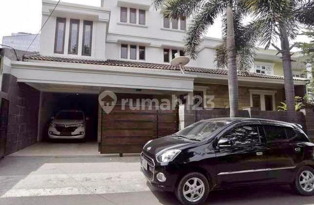 Rumah cakep elite di belakang citos jaksel bs jalan kaki