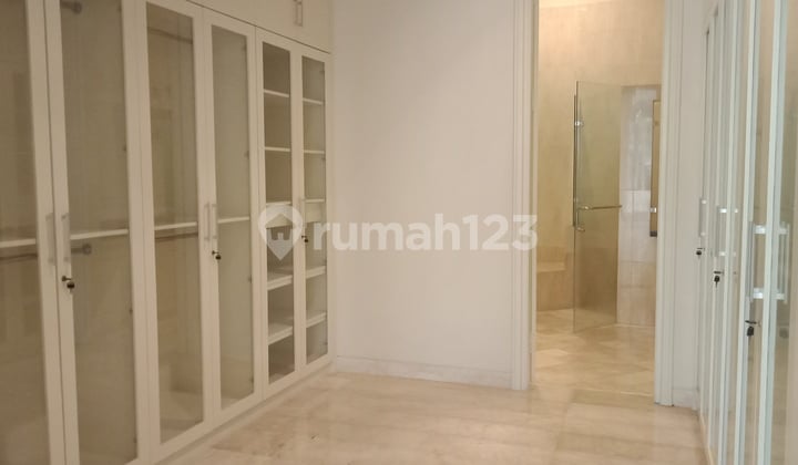 Comfortable house in Kemang Dalam area "negotiable"