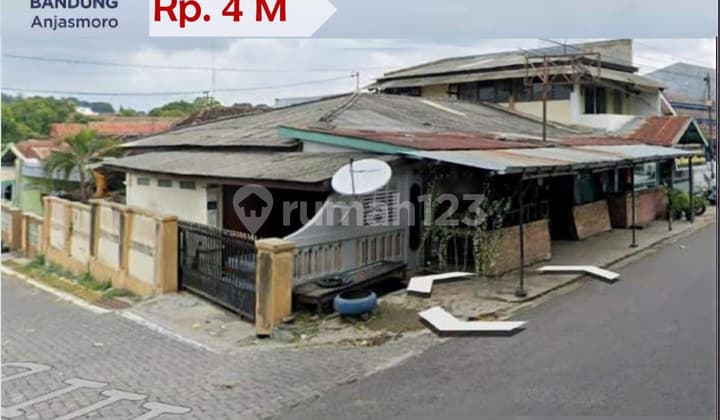 For Sale: Hook House in Lemah Gempal