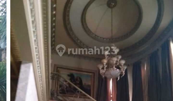 rumah mewah di Menteng siap huni ada pool jakpus
