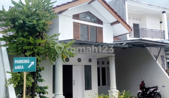 DIJUAL RUMAH DIKOTA