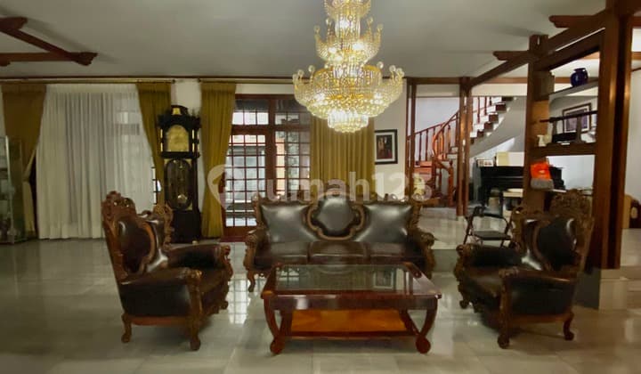 Rumah Terawat Lokasi Bagus, SCBD Jakarta Selatan