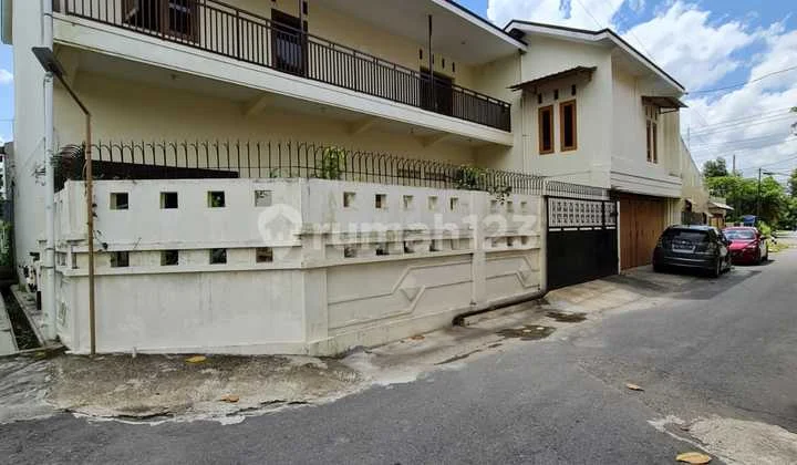 Rumah Bagus Siap Pakai di Jajar Solo Rumah Bagus Siap Pakai di Jajar Solo