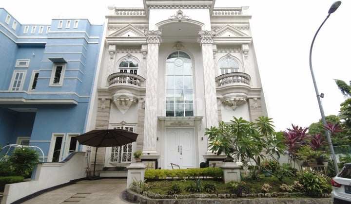 Villa Komplek Citra Garden Cluster Mansion Garden