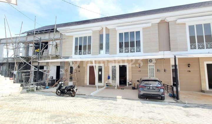 Rumah 2 lantai jalan landak
