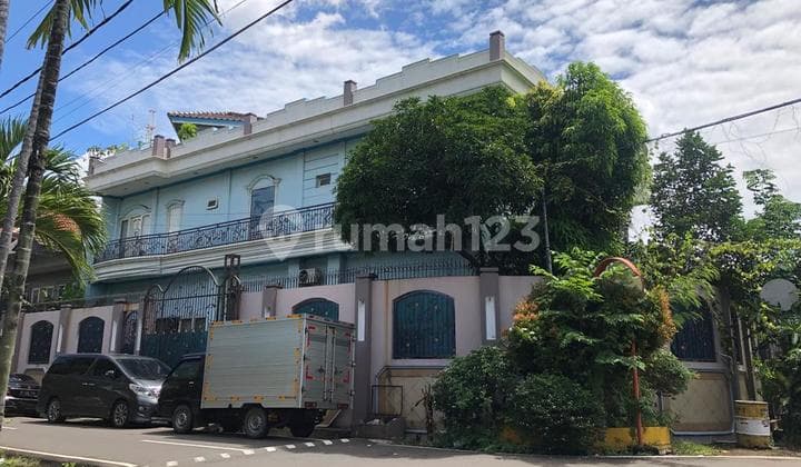 House on Jalan Kesehatan, Gambir – Central Jakarta