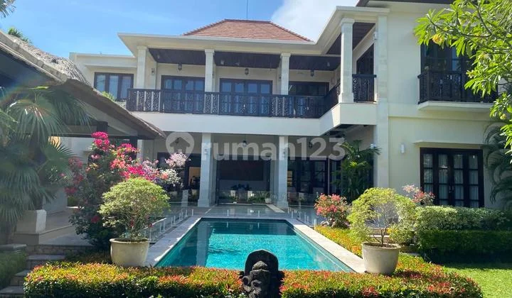 Beautiful villa Jimbaran Bali for sale